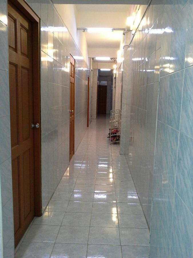 New Central Guesthouse Банкок Екстериор снимка