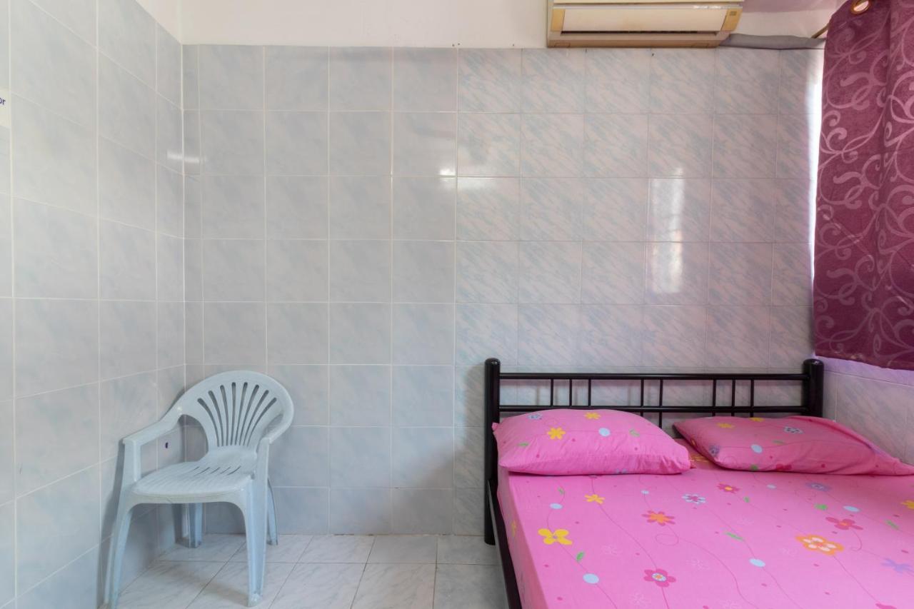 New Central Guesthouse Банкок Екстериор снимка