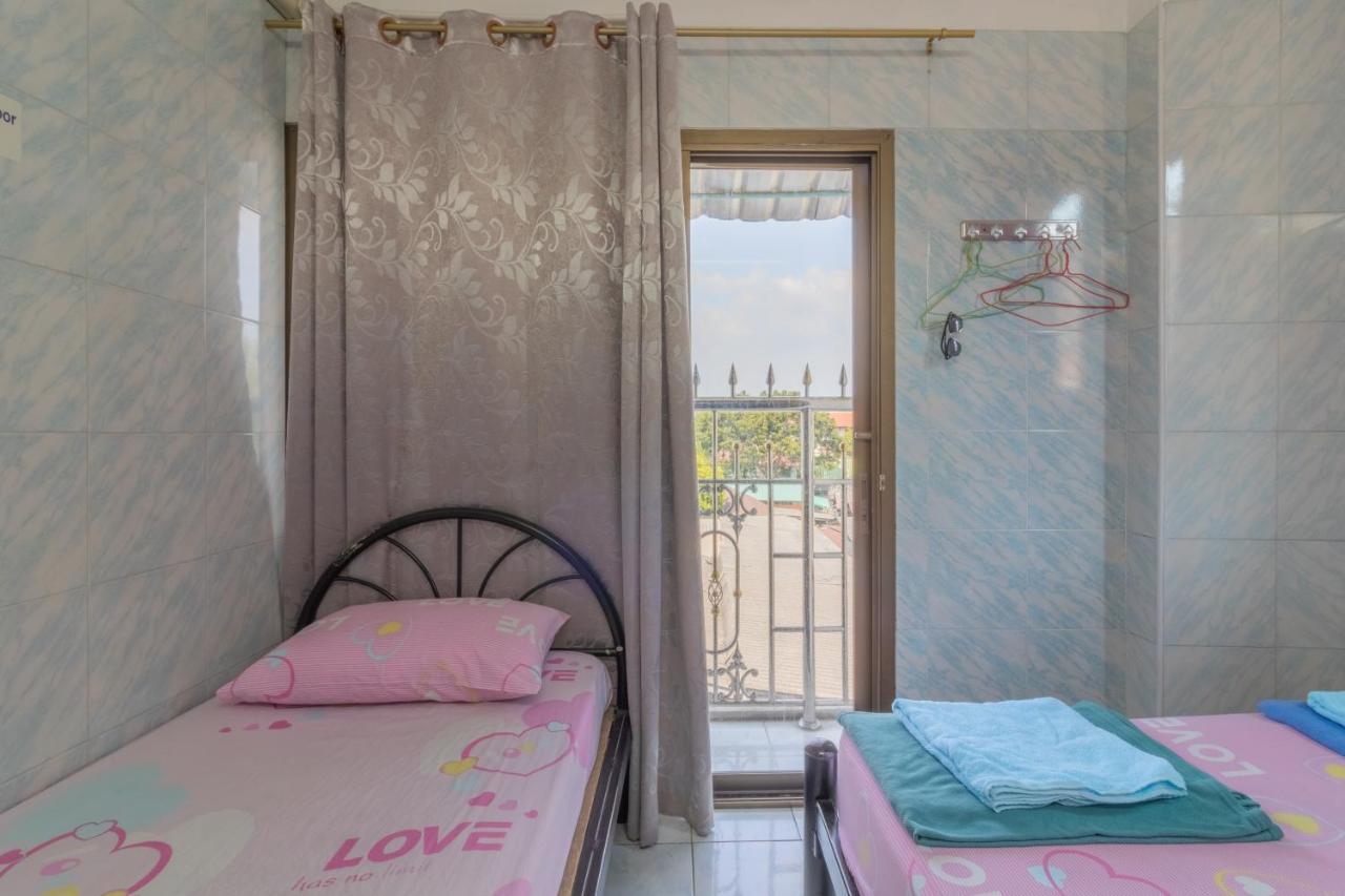 New Central Guesthouse Банкок Екстериор снимка