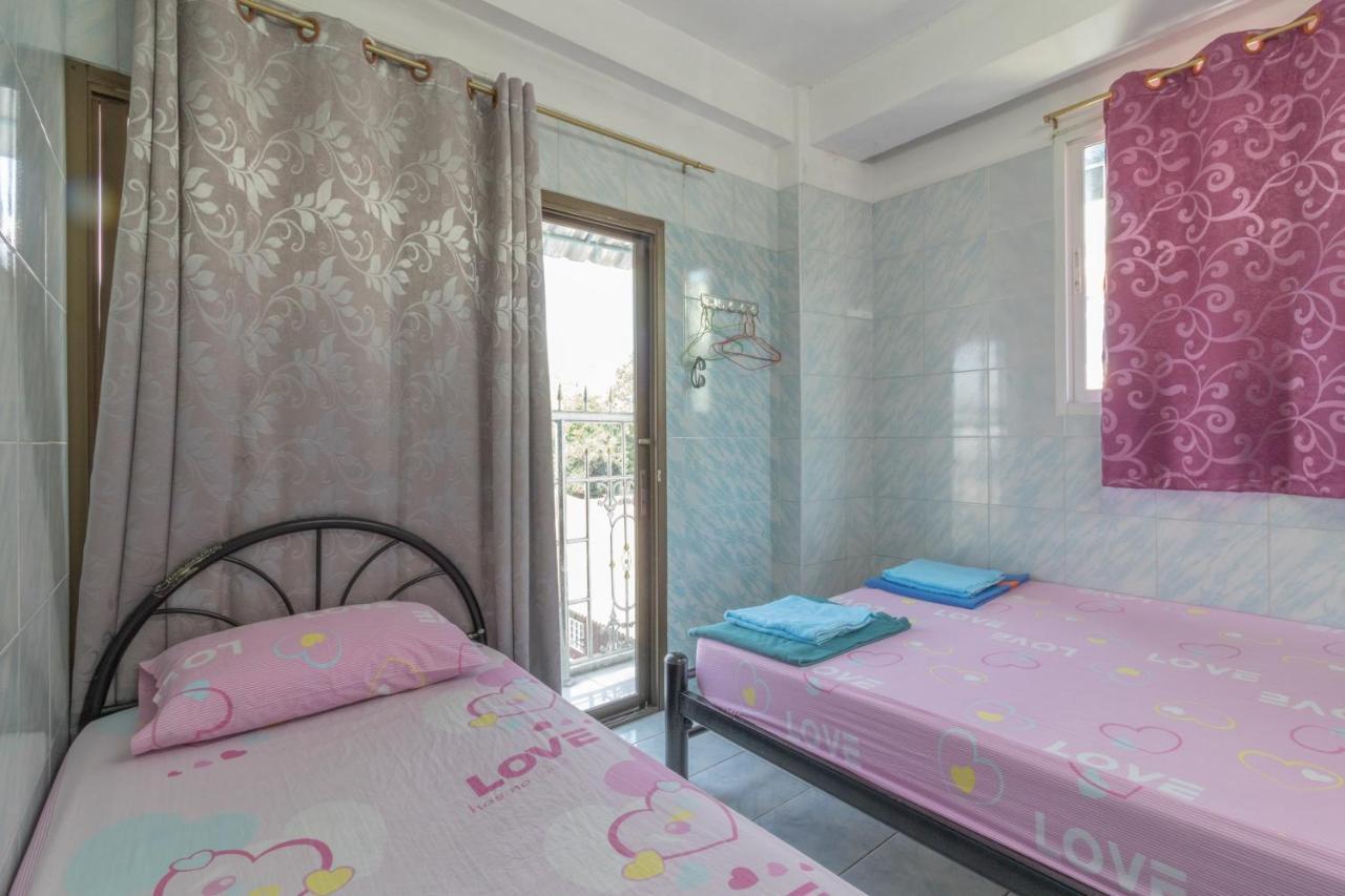 New Central Guesthouse Банкок Екстериор снимка