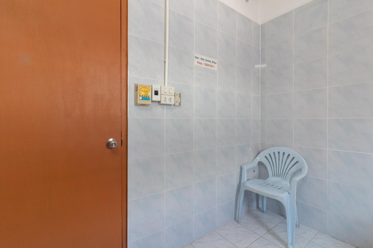 New Central Guesthouse Банкок Екстериор снимка
