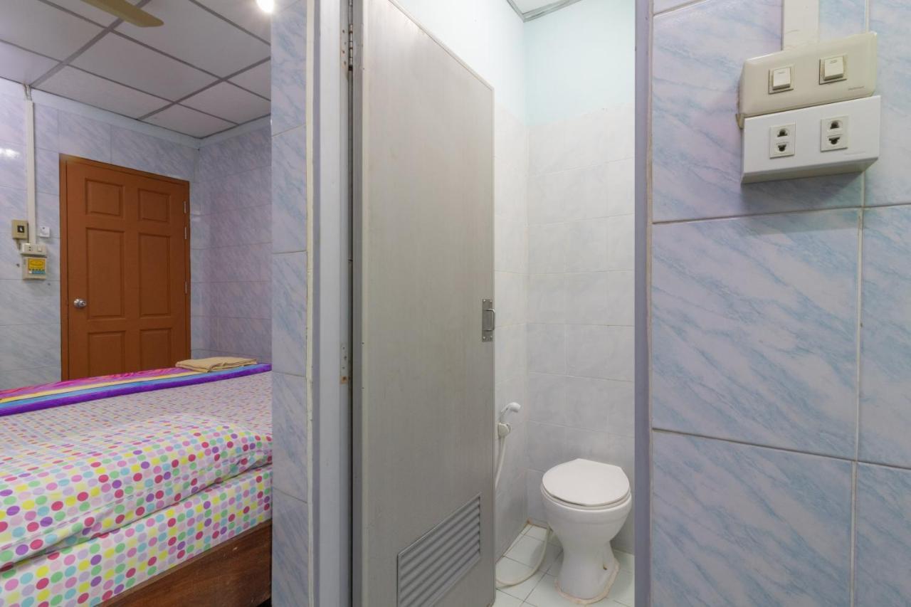 New Central Guesthouse Банкок Екстериор снимка